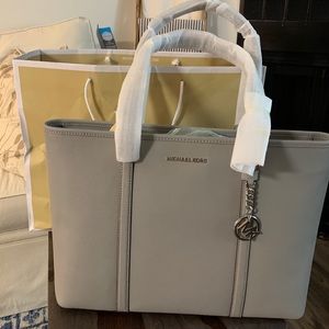 *BRAND NEW* Michael Kors tote/carry all/laptop bag